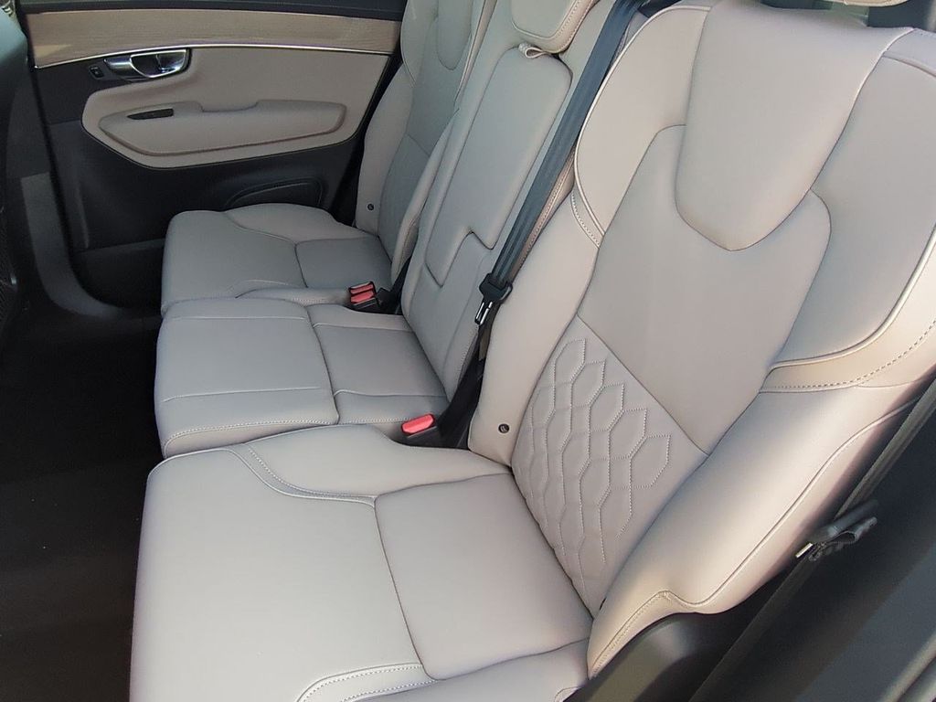 Thumbnail: 2026 Volvo XC90 - 12