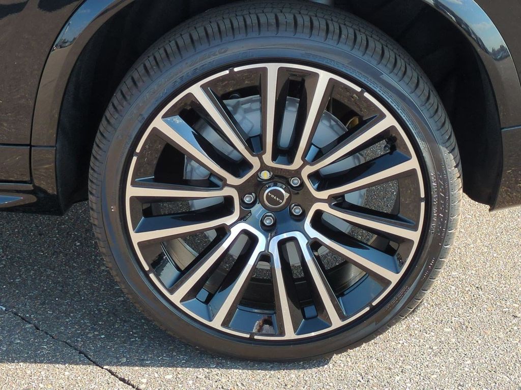 Thumbnail: 2026 Volvo XC90 - 8