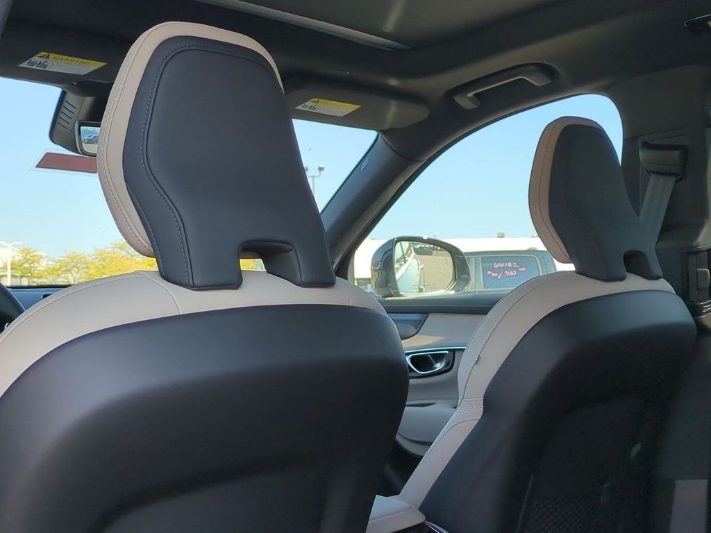 Thumbnail: 2026 Volvo XC90 - 11