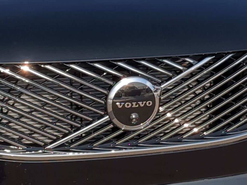 Thumbnail: 2026 Volvo XC90 - 7