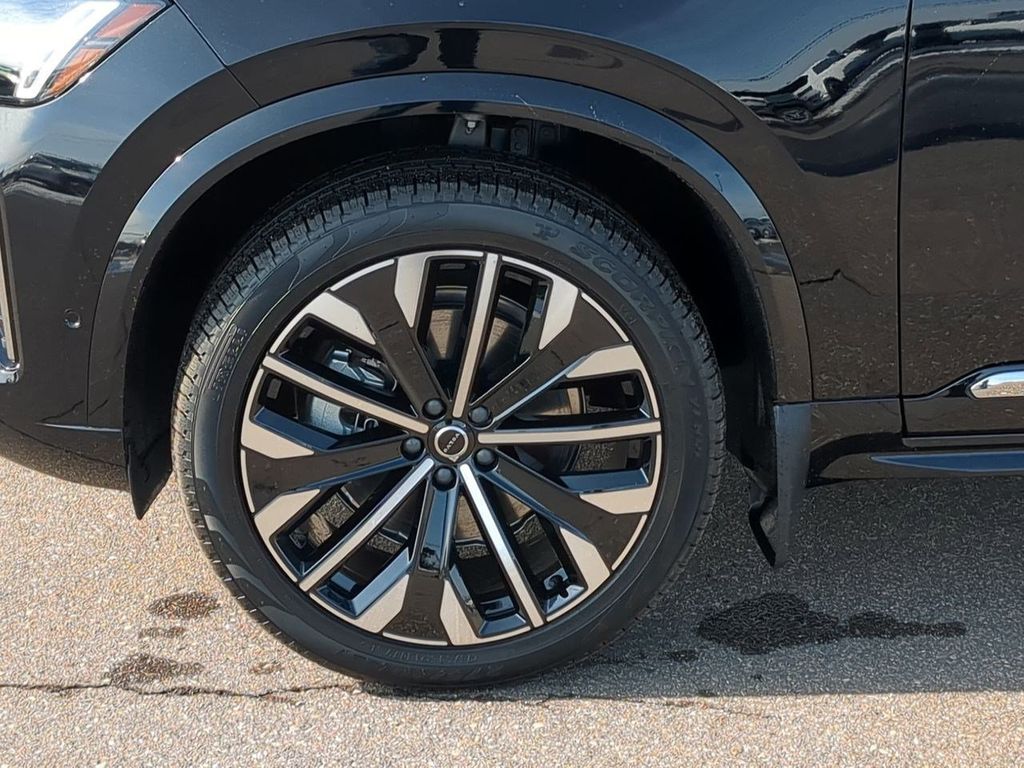 Thumbnail: 2026 Volvo XC90 - 8
