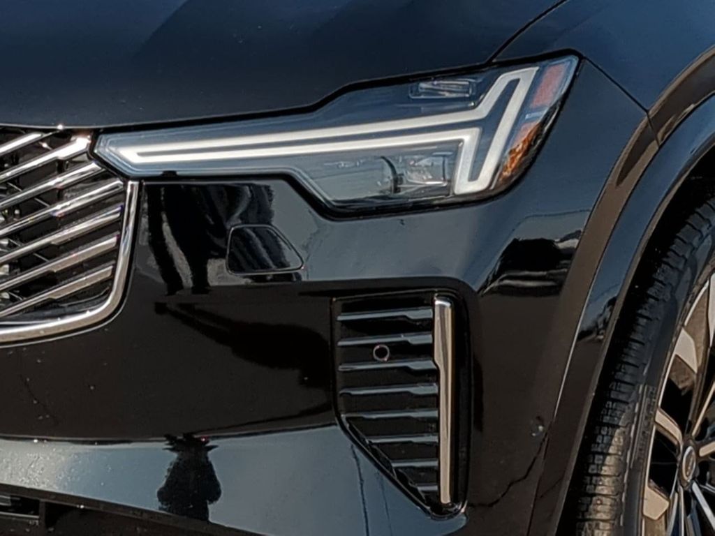 Thumbnail: 2026 Volvo XC90 - 21