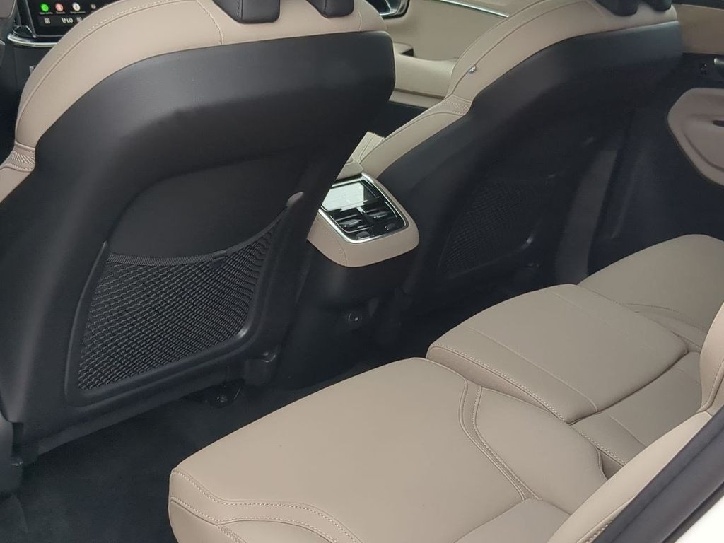 Thumbnail: 2026 Volvo XC90 - 12