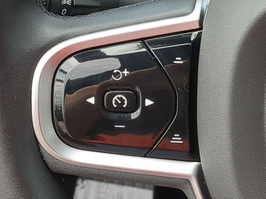 Thumbnail: 2026 Volvo XC90 - 26