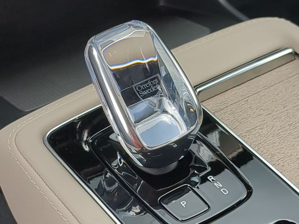 Thumbnail: 2026 Volvo XC90 - 15