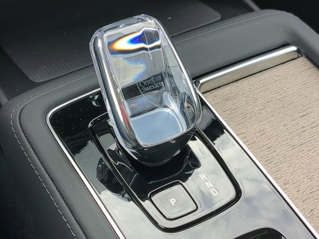 Thumbnail: 2026 Volvo XC90 - 15