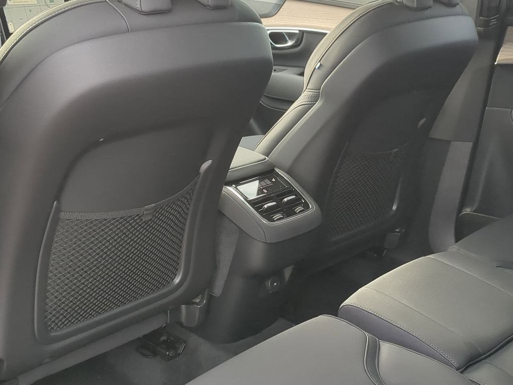 Thumbnail: 2026 Volvo XC90 - 25