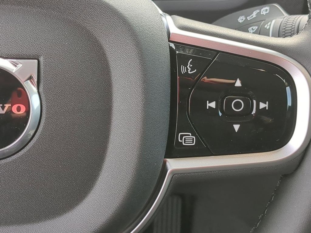 Thumbnail: 2026 Volvo XC90 - 28