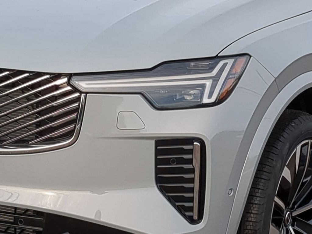 Thumbnail: 2026 Volvo XC90 - 22