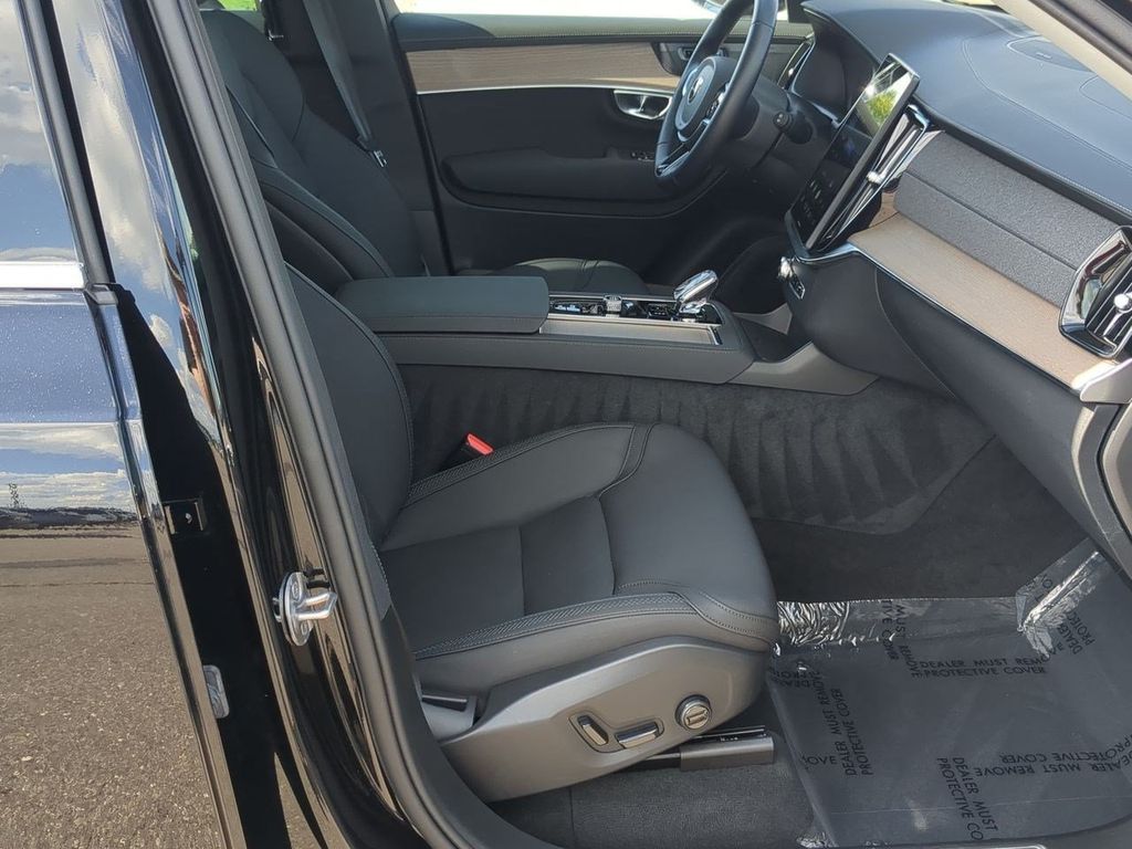 Thumbnail: 2026 Volvo XC90 - 11
