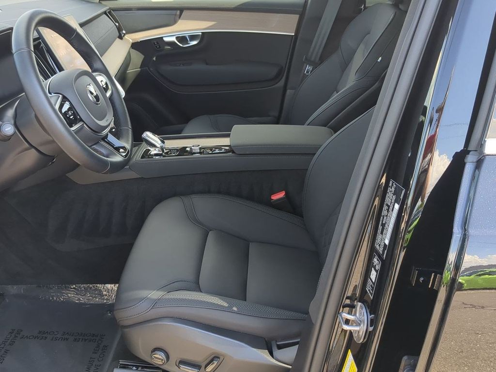 Thumbnail: 2026 Volvo XC90 - 10