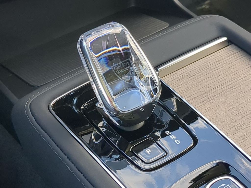 Thumbnail: 2026 Volvo XC90 - 32
