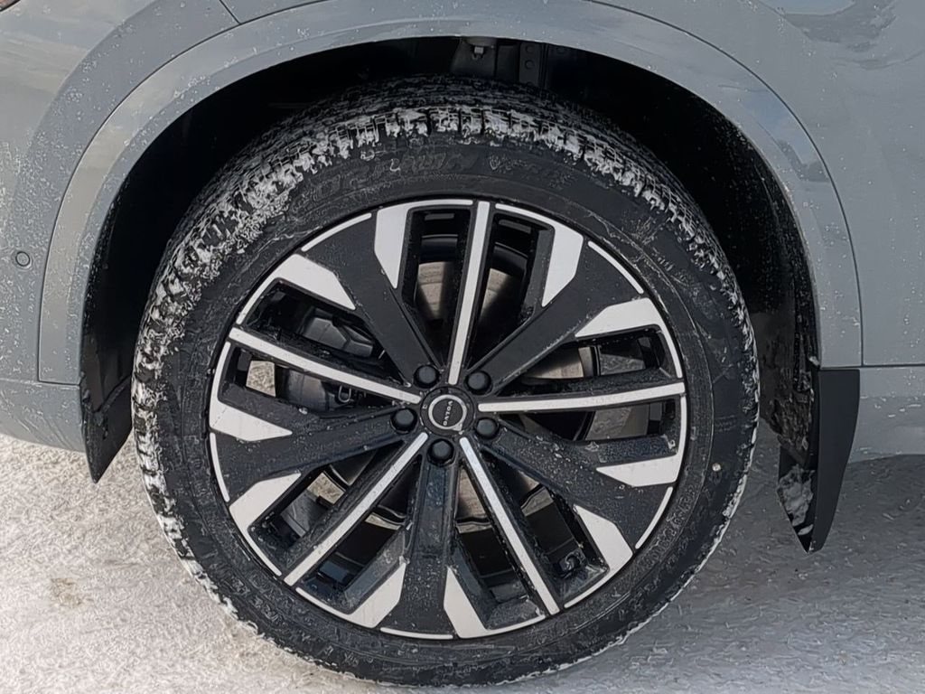 Thumbnail: 2026 Volvo XC90 - 8
