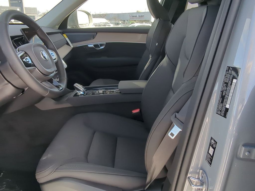 Thumbnail: 2026 Volvo XC90 - 10