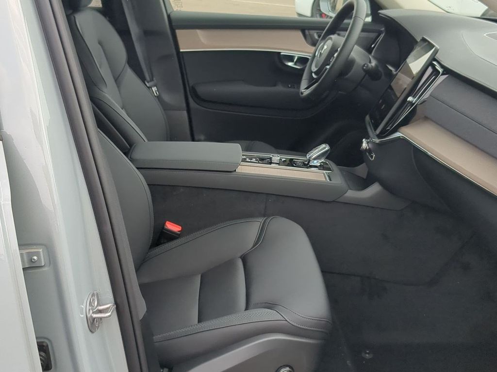Thumbnail: 2026 Volvo XC90 - 11