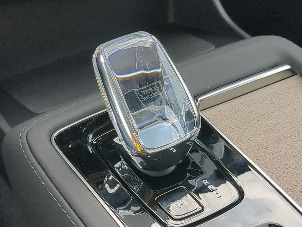 Thumbnail: 2026 Volvo XC90 - 15
