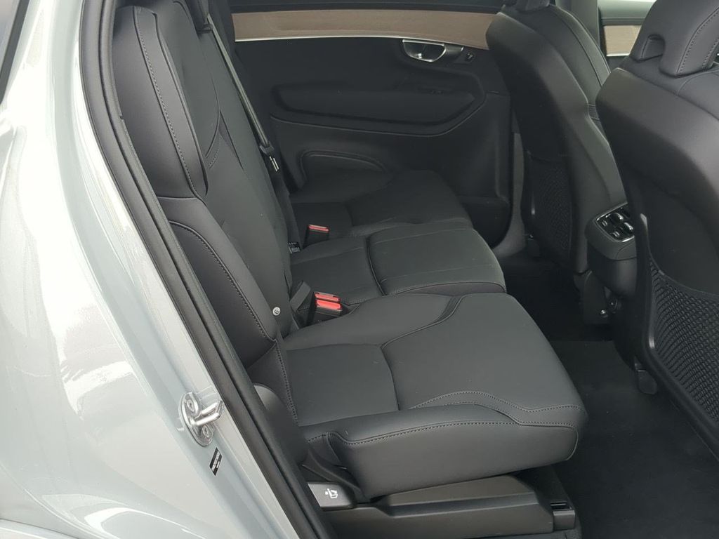 Thumbnail: 2026 Volvo XC90 - 26