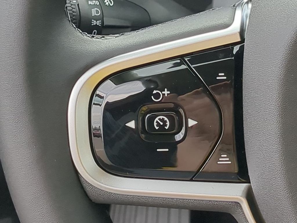 Thumbnail: 2026 Volvo XC90 - 27