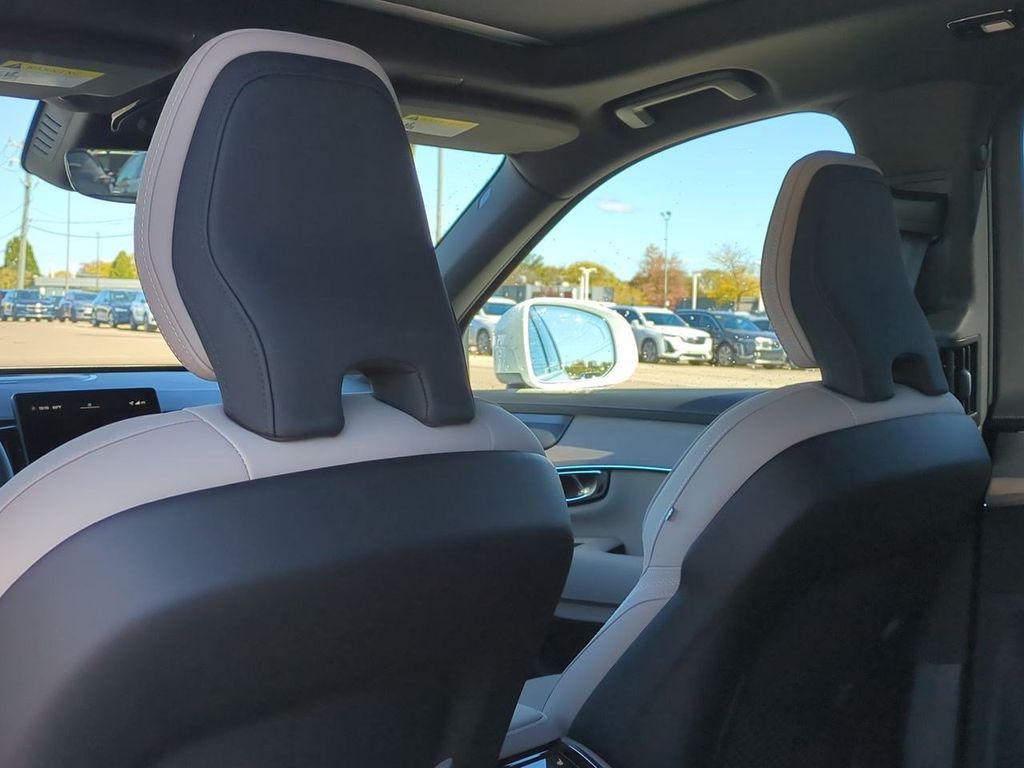 Thumbnail: 2026 Volvo XC90 - 17