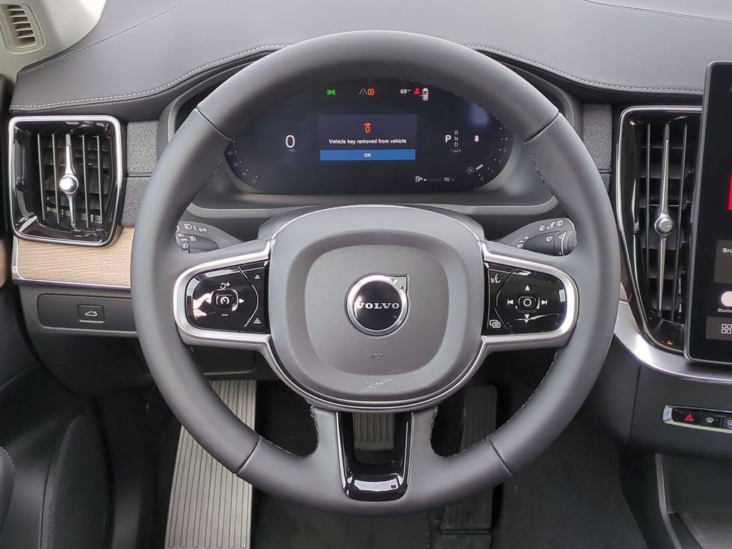 Thumbnail: 2026 Volvo XC90 - 13
