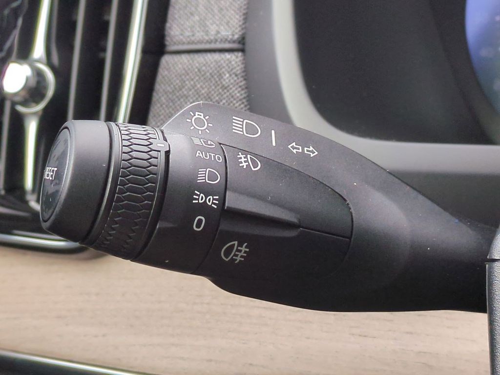 Thumbnail: 2026 Volvo XC90 - 16