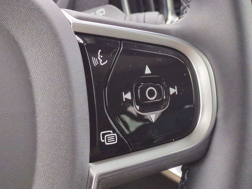 Thumbnail: 2026 Volvo XC90 - 29