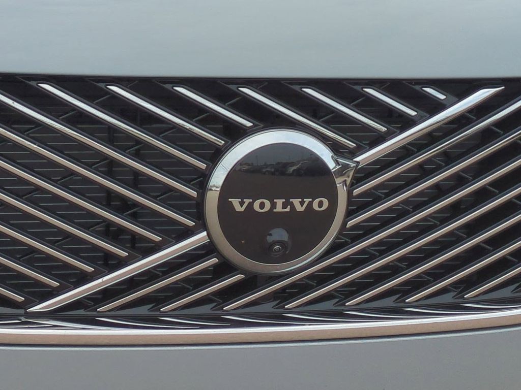 Thumbnail: 2026 Volvo XC90 - 7
