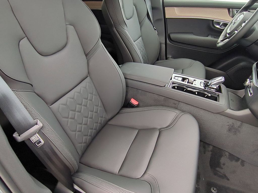 Thumbnail: 2026 Volvo XC90 - 11