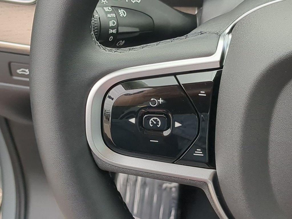 Thumbnail: 2026 Volvo XC90 - 26