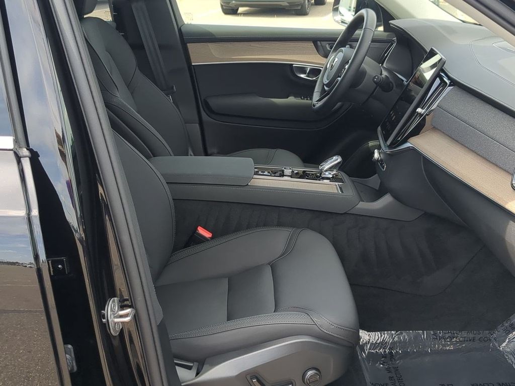Thumbnail: 2026 Volvo XC90 - 11