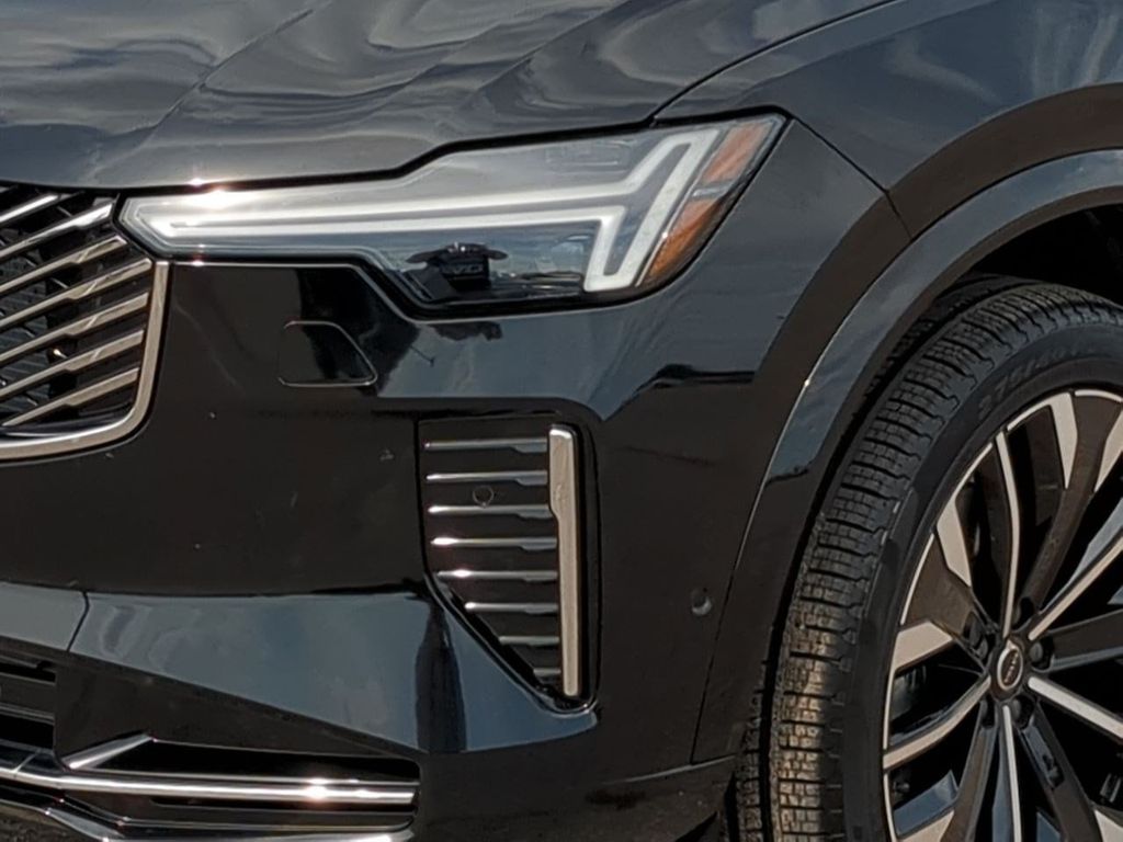Thumbnail: 2026 Volvo XC90 - 22