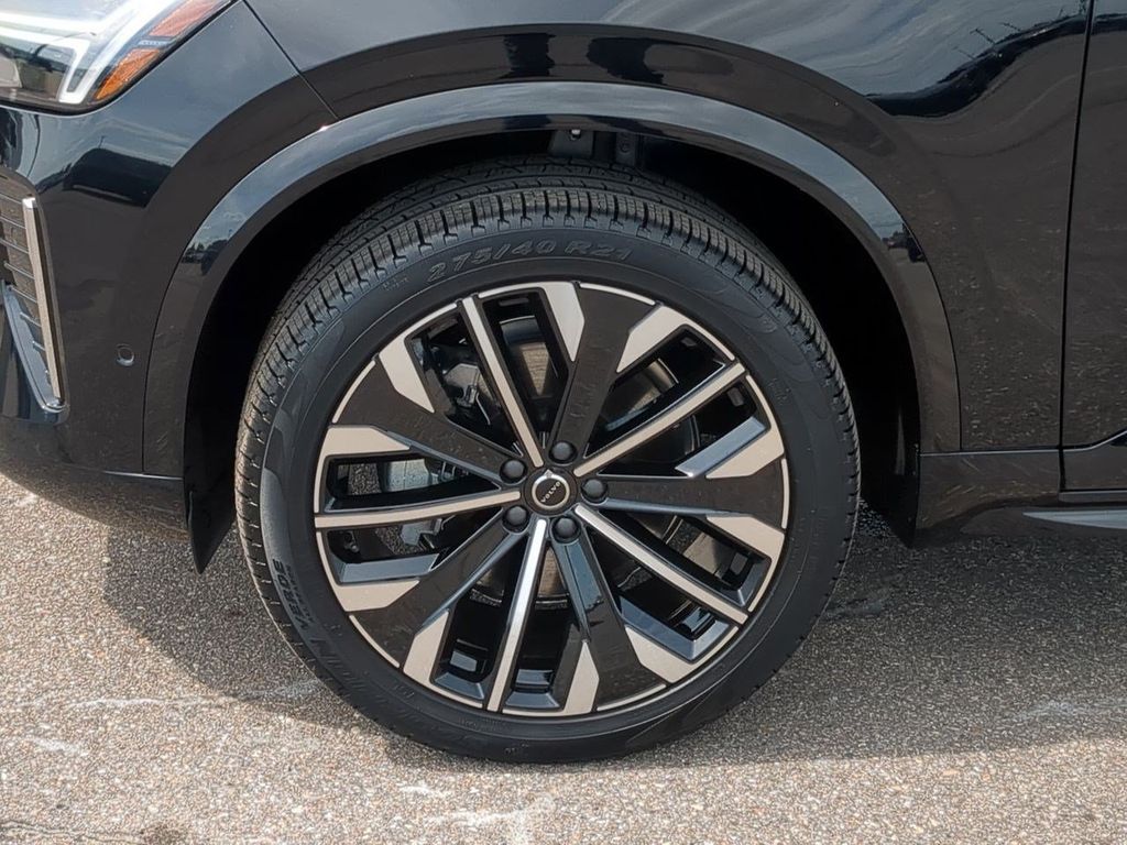 Thumbnail: 2026 Volvo XC90 - 8