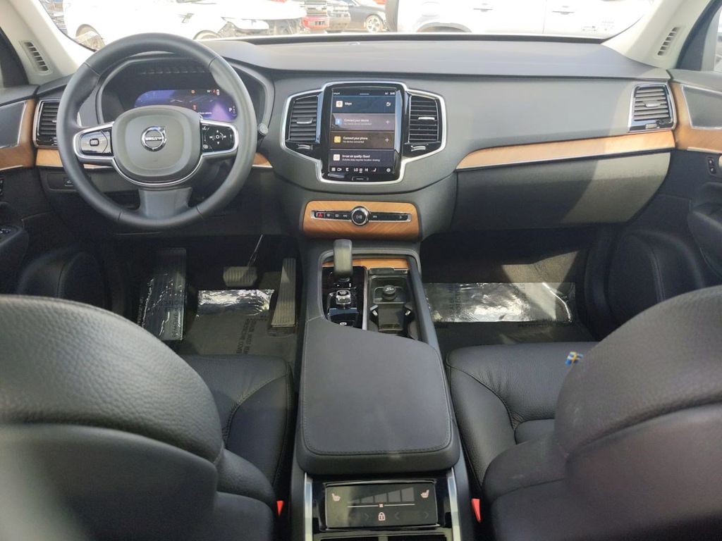 2024 Volvo XC90 B6 Plus 9