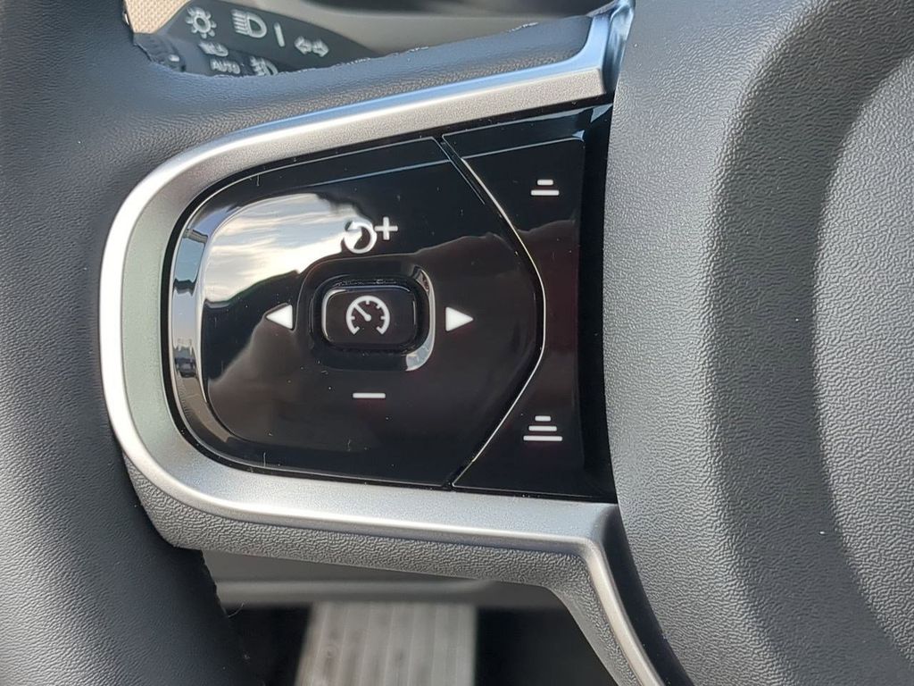 Thumbnail: 2026 Volvo XC90 - 26