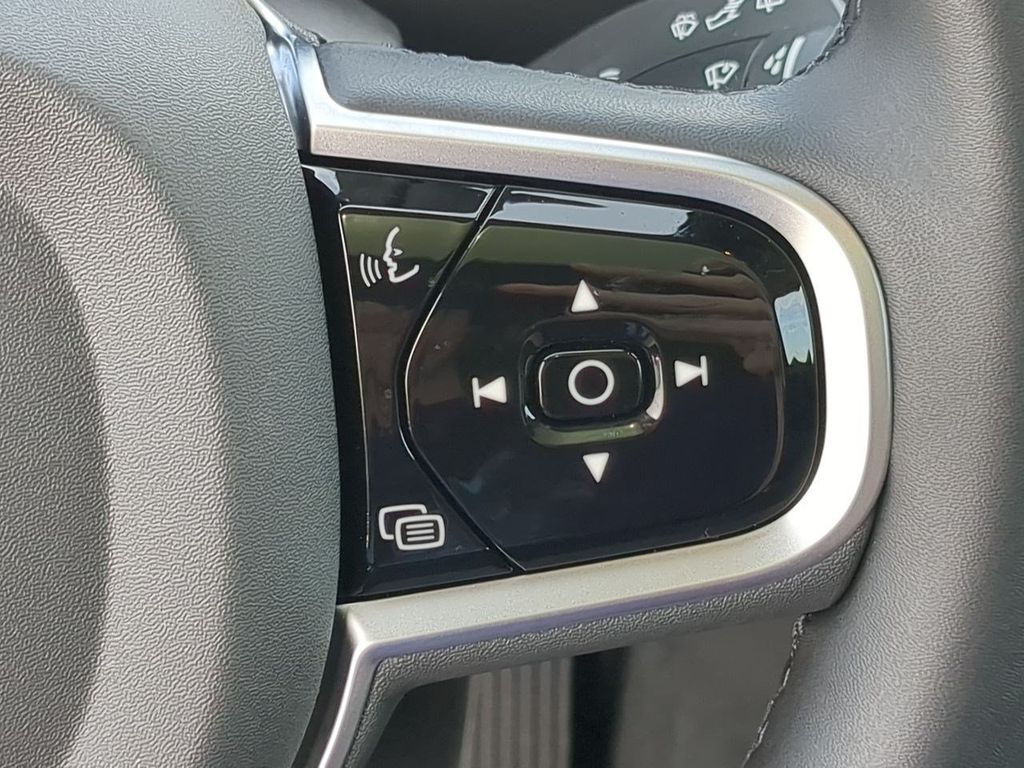 Thumbnail: 2026 Volvo XC90 - 28