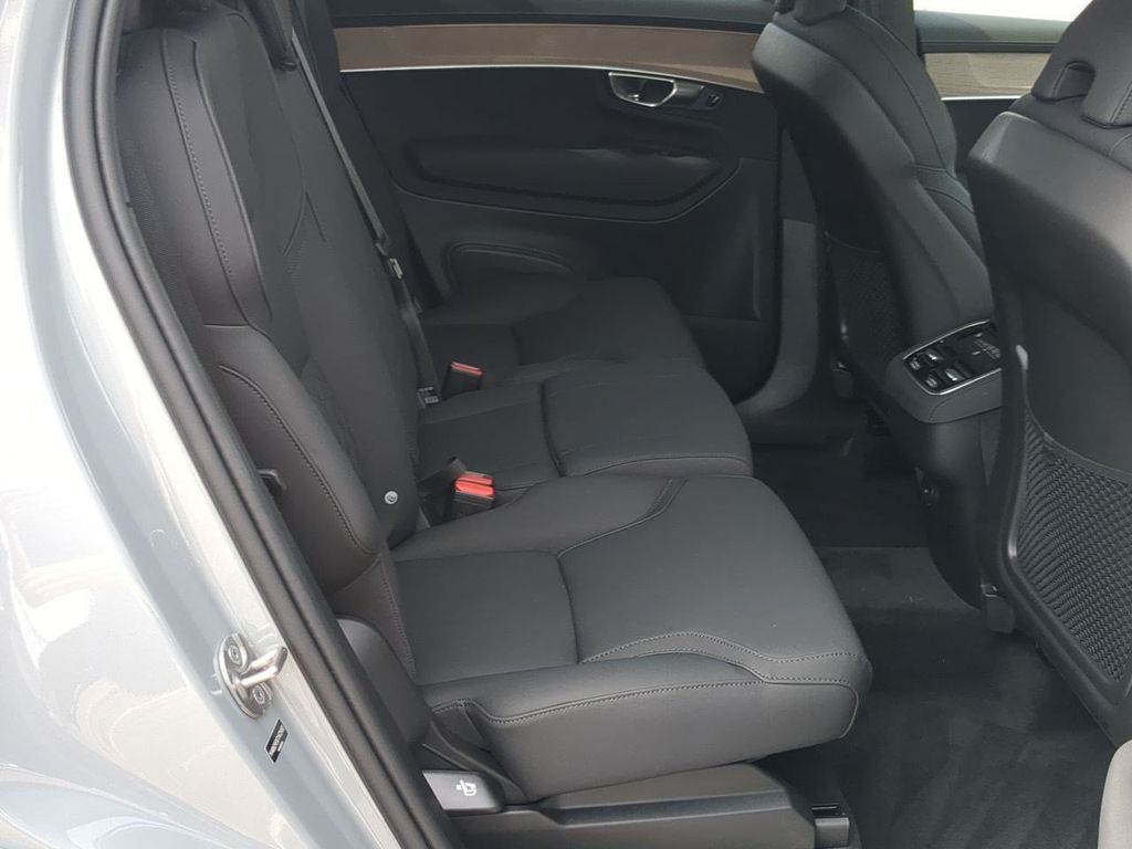 Thumbnail: 2026 Volvo XC90 - 26