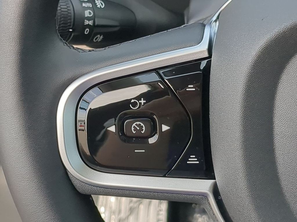 Thumbnail: 2026 Volvo XC90 - 27