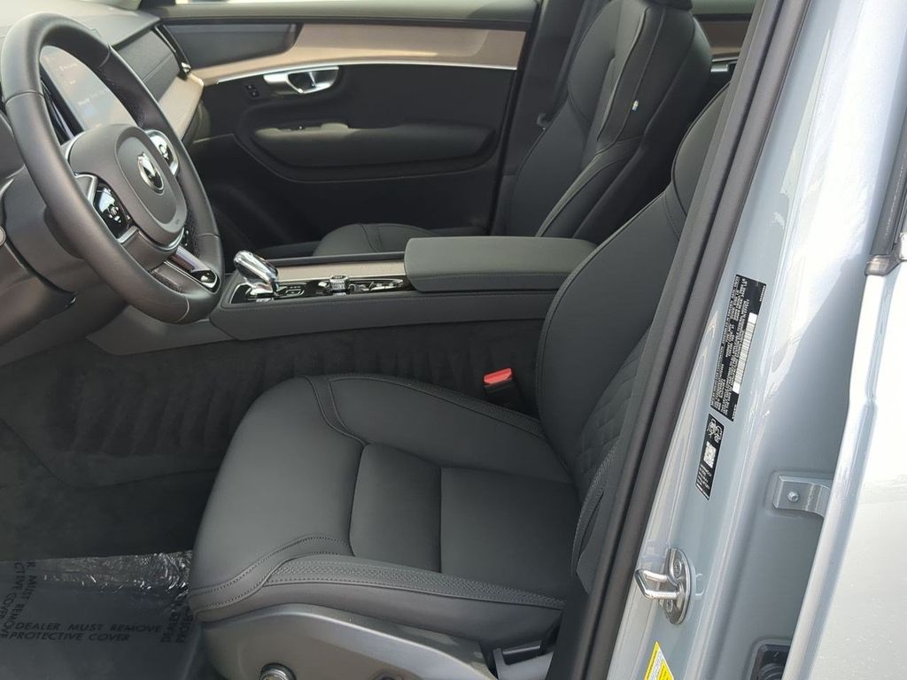 Thumbnail: 2026 Volvo XC90 - 10