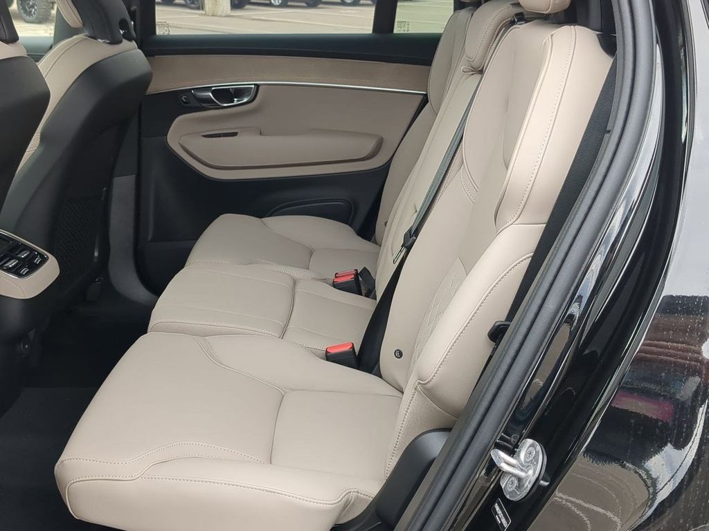 Thumbnail: 2026 Volvo XC90 - 12