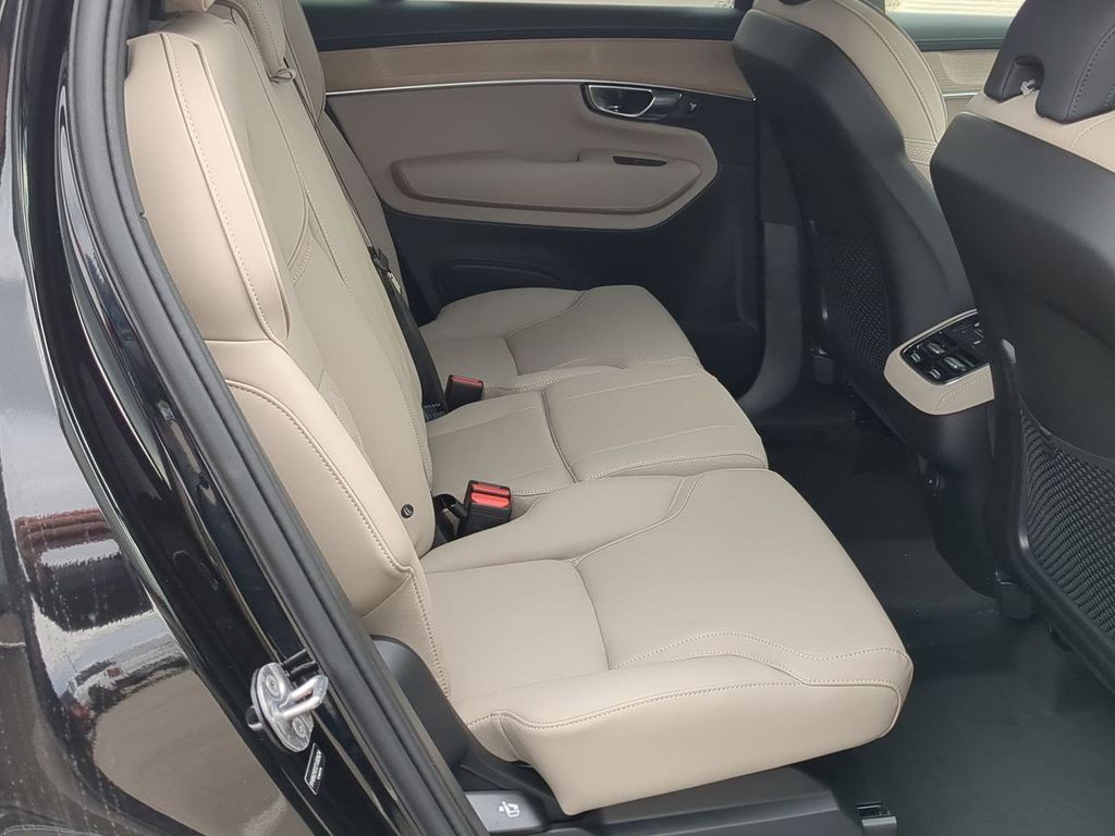 Thumbnail: 2026 Volvo XC90 - 26