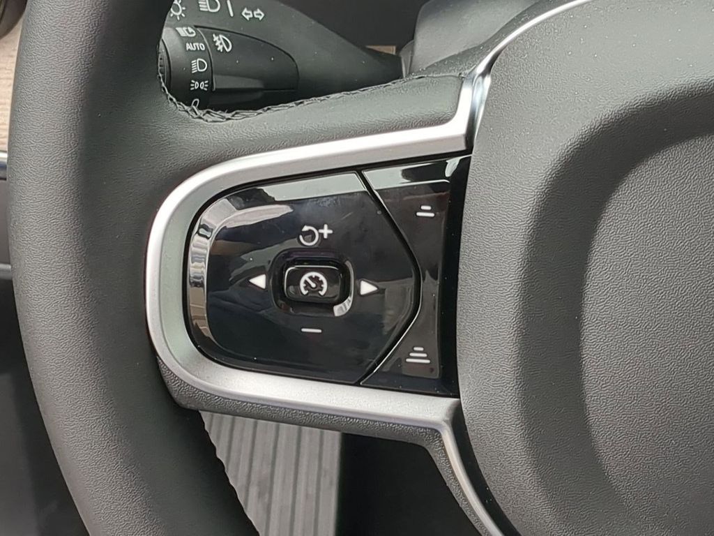Thumbnail: 2026 Volvo XC90 - 27
