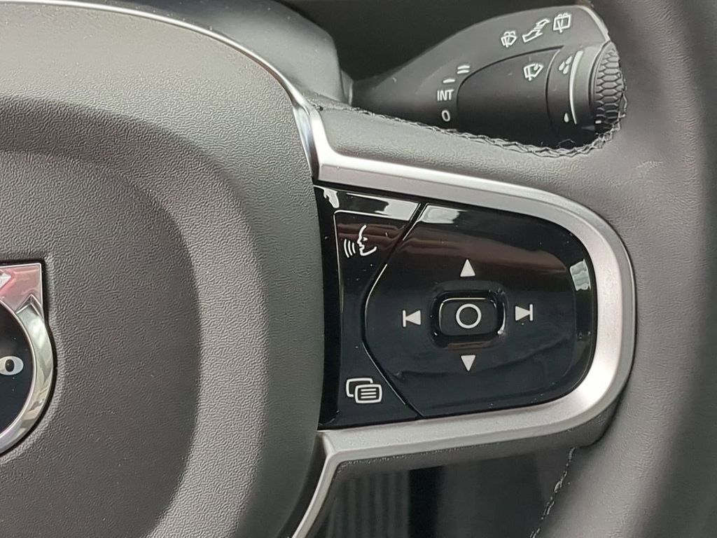 Thumbnail: 2026 Volvo XC90 - 28