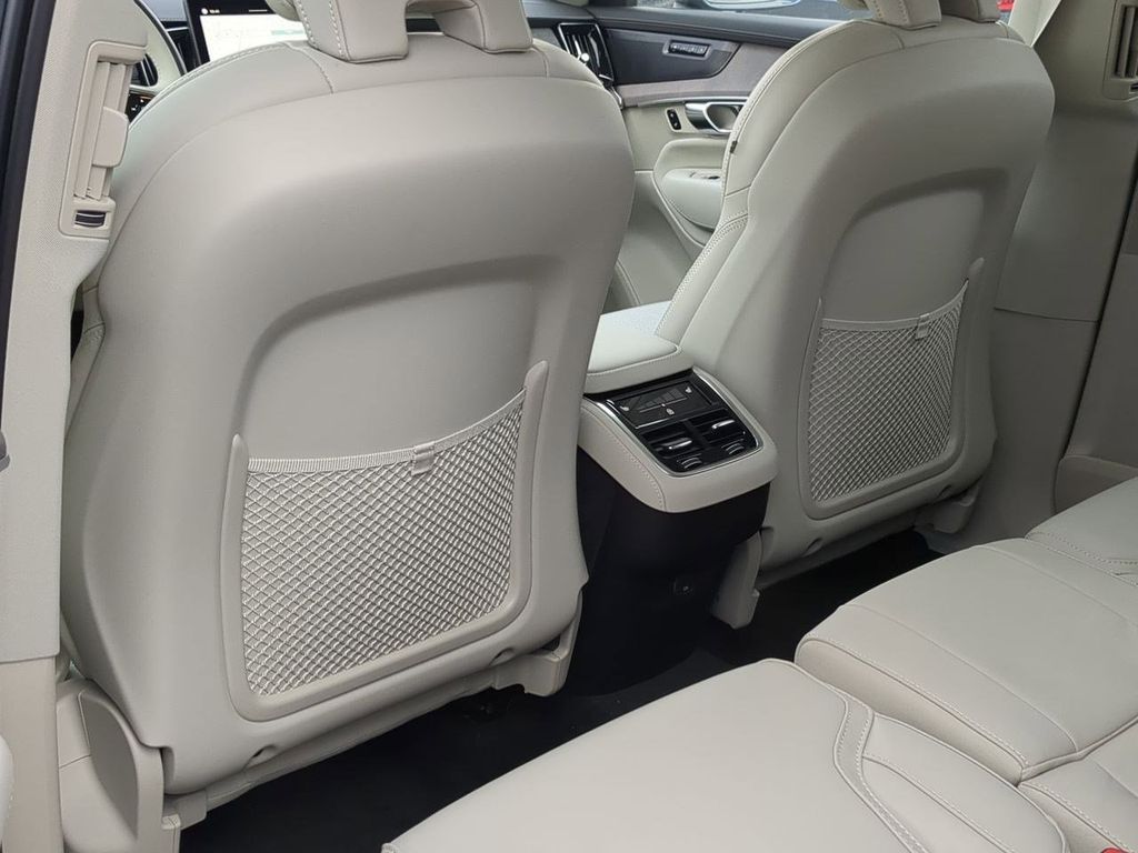 Thumbnail: 2026 Volvo XC90 - 19