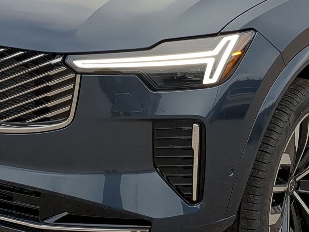 Thumbnail: 2026 Volvo XC90 - 24