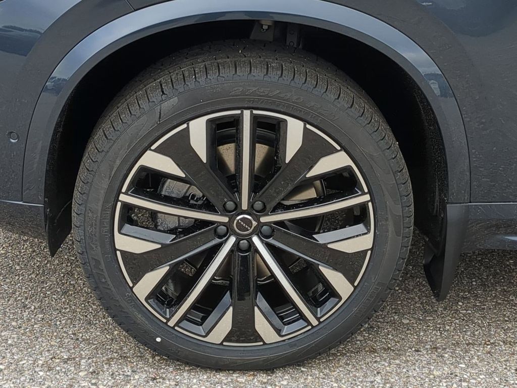 Thumbnail: 2026 Volvo XC90 - 8