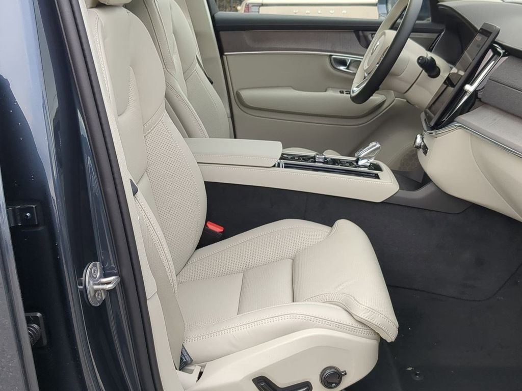 Thumbnail: 2026 Volvo XC90 - 12