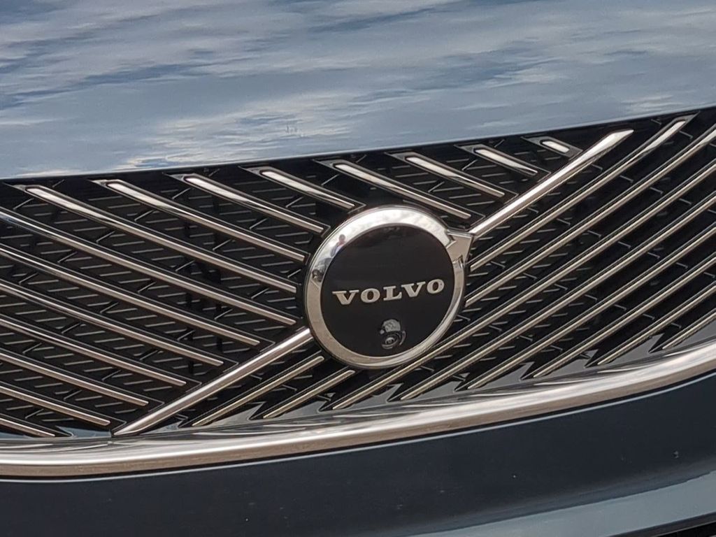 Thumbnail: 2026 Volvo XC90 - 7