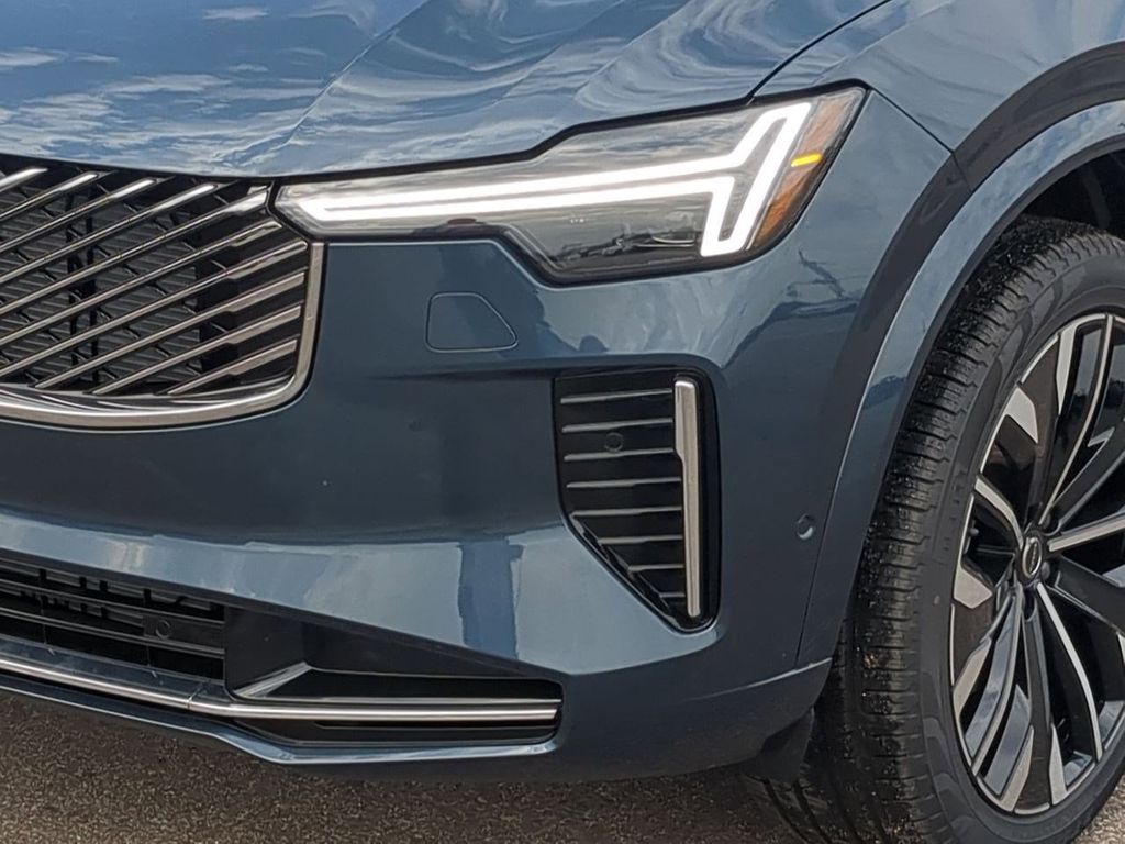 Thumbnail: 2026 Volvo XC90 - 22