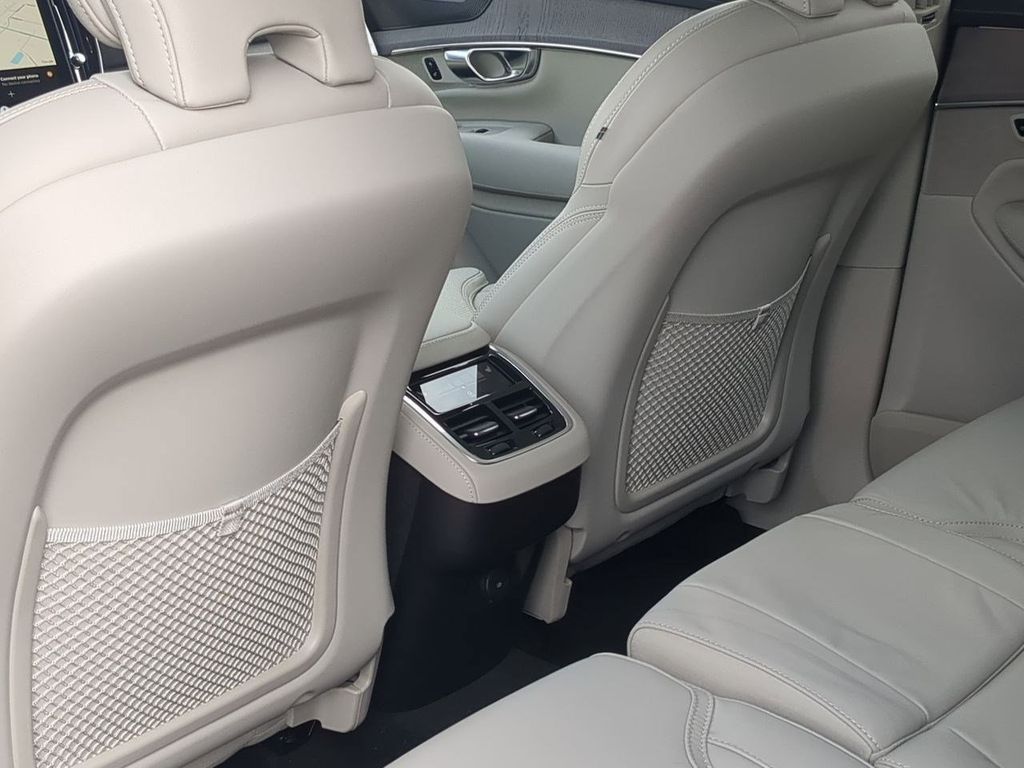 Thumbnail: 2026 Volvo XC90 - 17