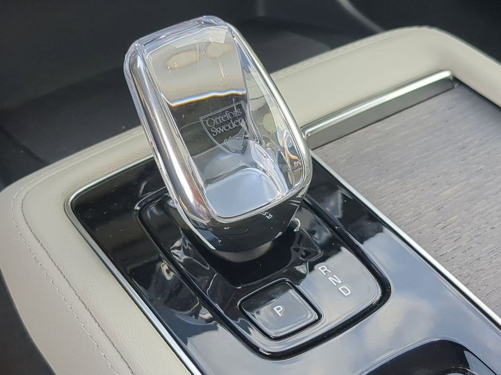 Thumbnail: 2026 Volvo XC90 - 15